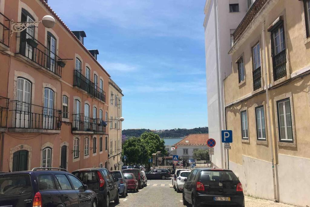 Two Bedroom Cozy Flat By River In Quiet Art Zone Lisboa Extérieur photo